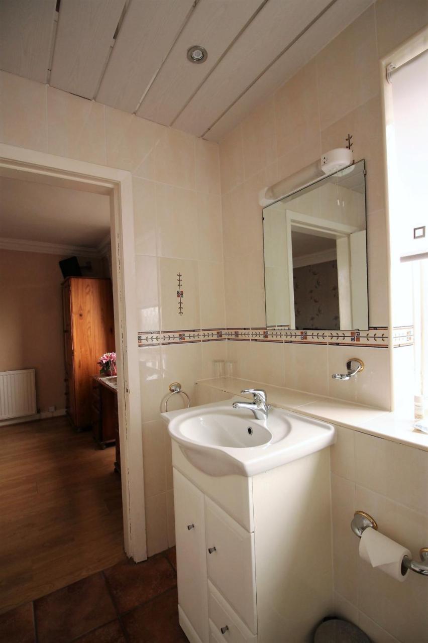 Fairway Hotel Bathgate Exteriör bild